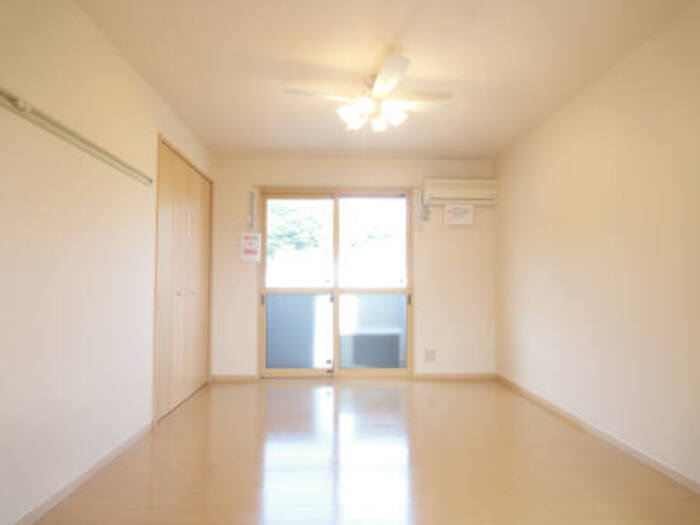 プレジオⅡの居間・リビング|202洋室