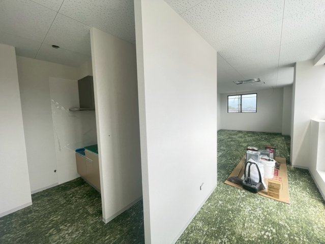 四郷町貸事務所の内装