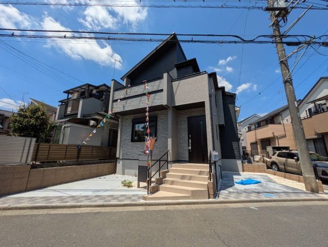 ふじみ野市苗間の新築一戸建の外観|２０２５年7月撮影　
急行停車駅のふじみ野駅徒歩15分の好立地！
住宅性能評価書付きで安心の新築一戸建て。

資料請求やご見学などお気軽にお問い合わせください。