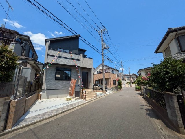 ふじみ野市苗間の新築一戸建の前面道路含む現地写真|東側約5m公道です。