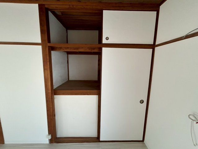 鷹殿町戸建の収納