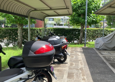 【駐輪場】 | 木曽住宅ト－９号棟 | マンションの駐輪場は、事前に空きがあるか確認を取ると安心です。せっかく入居したのに駐輪スペースがない！なんてことになったら大変ですよね。そこで、内見時や購入前にはまず事前に確認しておくと良いでしょう。