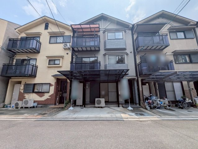 吉祥院池田町の外観|カーポート付きの駐車１台可能です♪（車種制限有り）