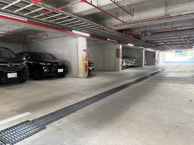 ラ・フォルテ西神中央2番館の駐車場