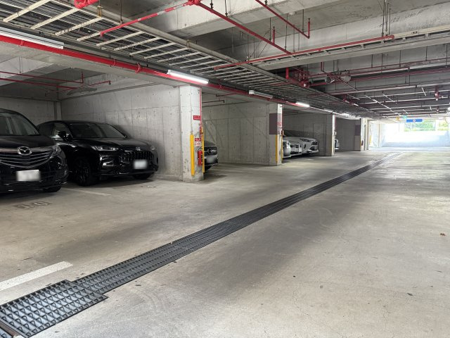 ラ・フォルテ西神中央2番館の駐車場