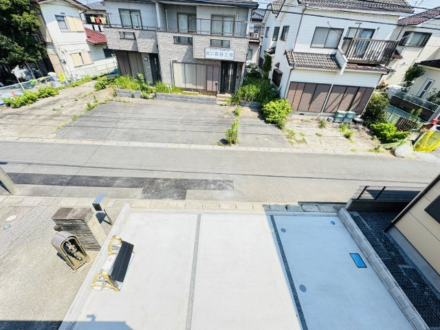 三郷市彦野１丁目新築戸建【彦成小学校：3分】の展望|5.25帖洋室前バルコニーより道路側眺望