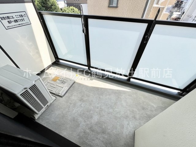 大阪市鶴見区放出東３丁目の賃貸マンションのバルコニー