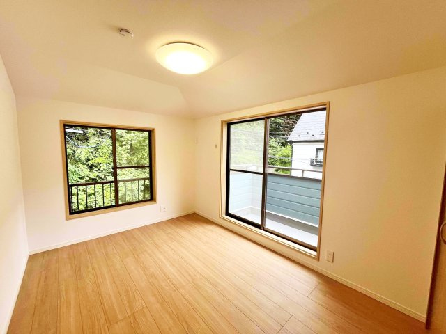 逗子市沼間三丁目戸建の洋室