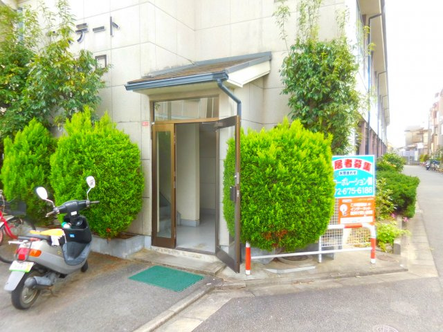 エステート樋口のエントランス