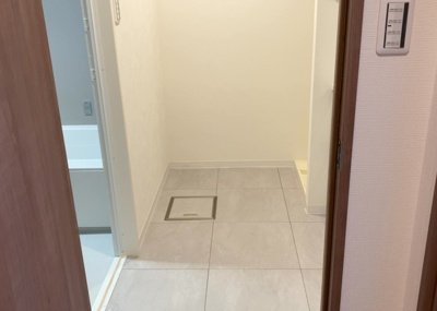 【脱衣所】 | グランスイート本厚木 | 洗面脱衣所は「体を綺麗に整える場所」という目的と役割を持っています。そして便利で使い勝手のいい「体を綺麗に整える場所」にするためには、配置や動線、照明や収納計画をしっかりと検討しておく必要があります。