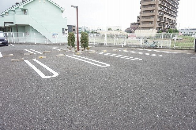 プラシードの駐車場
