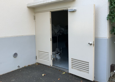 【設備】 | 本厚木リバーサイドマンション参番館 | 共有部分は、住民なら誰もが使える設備のこと。例えば駐車場やエレベーター、インターネット設備、セキュリティ設備などがあります。他にも、マンションの廊下・外部階段やエントランス・ゴミ置き場などがあります。