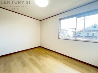 リラックスできるプライベート空間で、快適な睡眠をサポート。個人の好みに合わせたインテリアや寝具で心地良さを追求。プライベートな時間を過ごし、リフレッシュする場所におすすめです。
