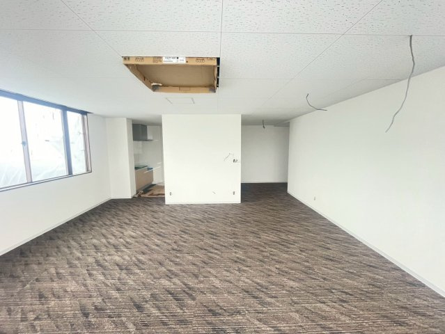 エルミ四郷の内装