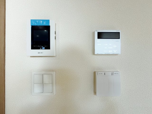 北区赤羽北1丁目 限定1棟の居間・リビング|頭寒足熱で理想的に空間を暖める床暖房を装備しています