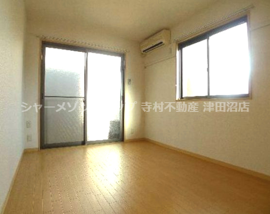 オアシス谷津の居間・リビング