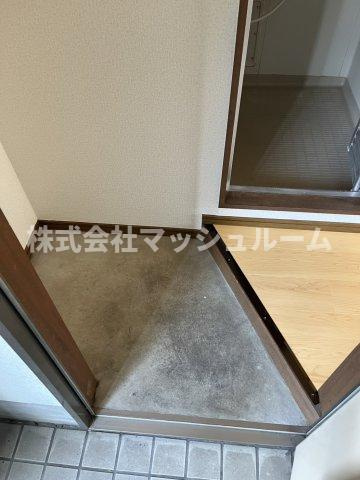 村松ビルの玄関