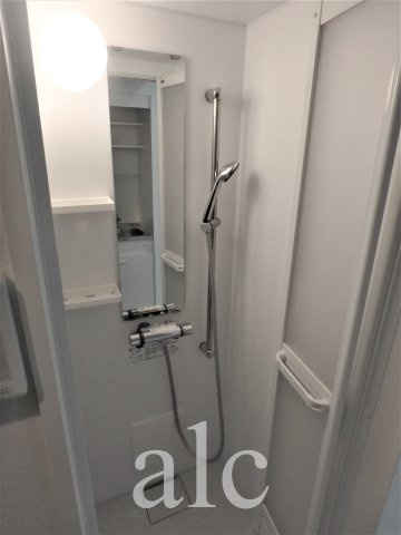 YRoom Ⅱ（ワイルームツー）のシャワールーム|同建物内別部屋　
