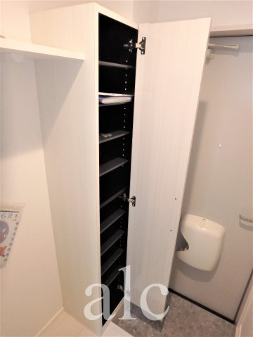 YRoom Ⅱ（ワイルームツー）の収納|同建物内別部屋　