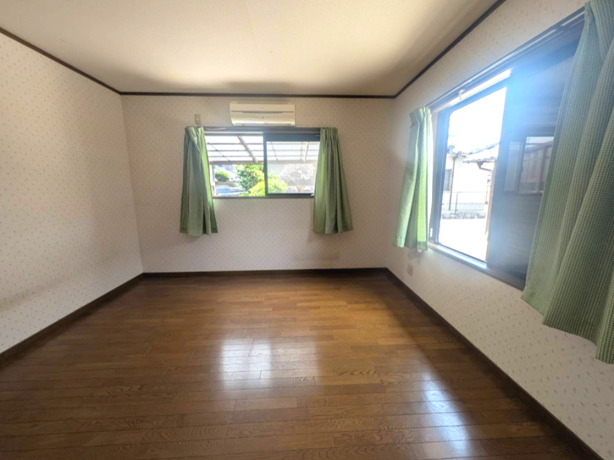 和泉市黒鳥町戸建（平屋）6DK（はなれ含む）の洋室|はなれの洋室2です