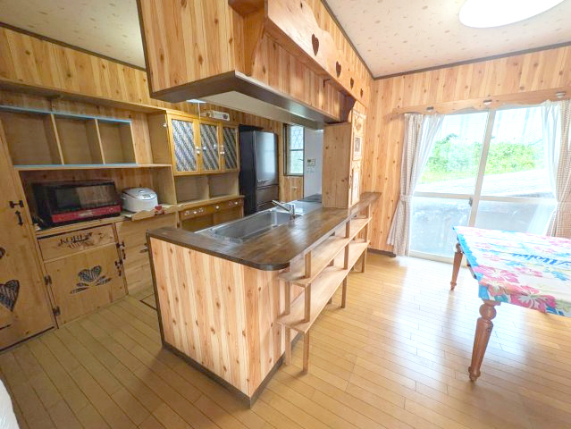 和泉市王子町戸建の居間・リビング