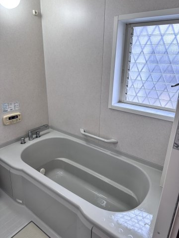 和泉市王子町戸建の浴室