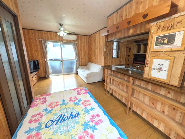 和泉市王子町戸建の居間・リビング