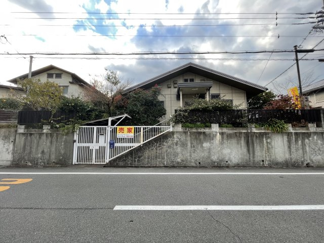 高辺台売土地の前面道路含む現地写真