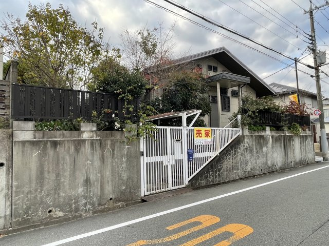 高辺台売土地の前面道路含む現地写真