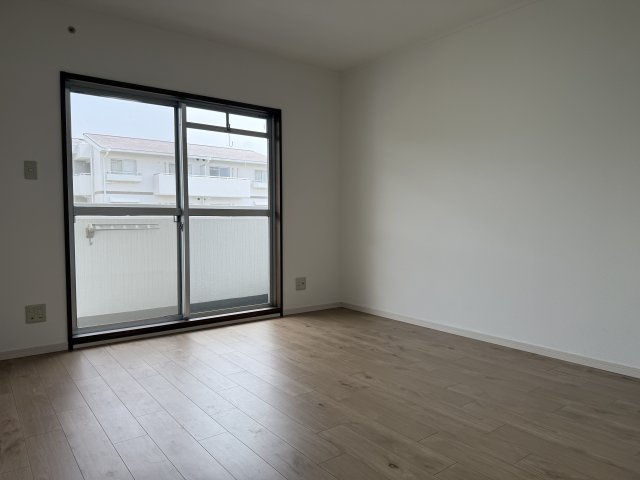 コンフォール学園緑が丘第2　弐七号棟の洋室