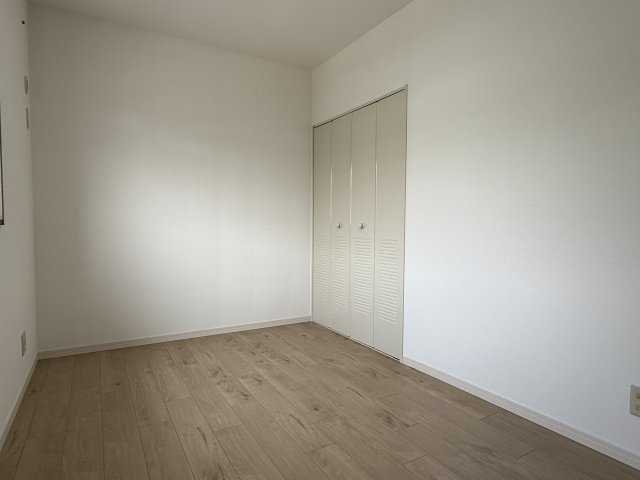 コンフォール学園緑が丘第2　弐七号棟の洋室