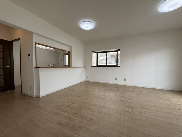 コンフォール学園緑が丘第2　弐七号棟の居間・リビング