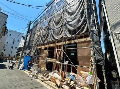 台東区根岸３丁目の新築戸建の前面道路含む現地写真