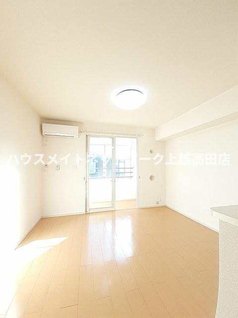 カルムＢの居間・リビング|ＬＤＫ