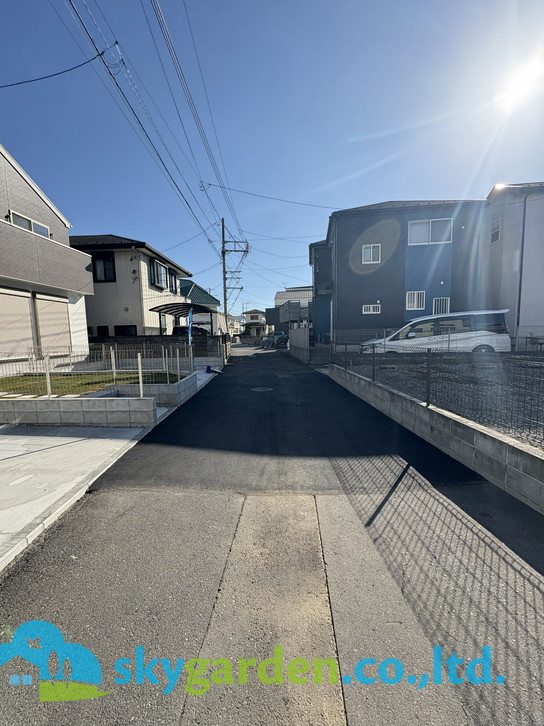 茅ヶ崎市柳島2期　新築戸建　全2棟2号棟の前面道路含む現地写真