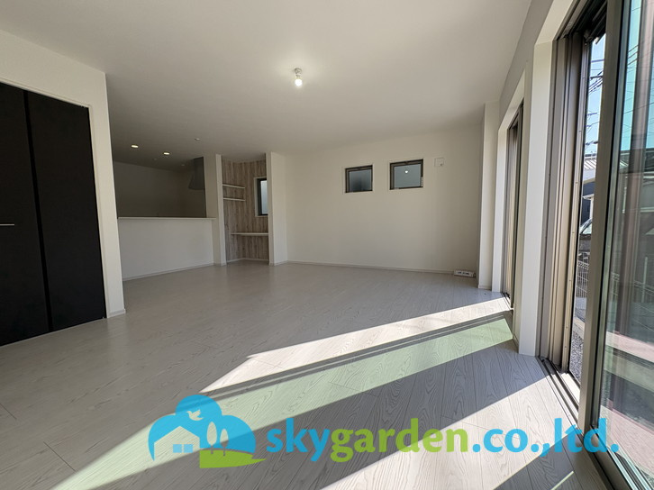 茅ヶ崎市柳島2期　新築戸建　全2棟2号棟の居間・リビング