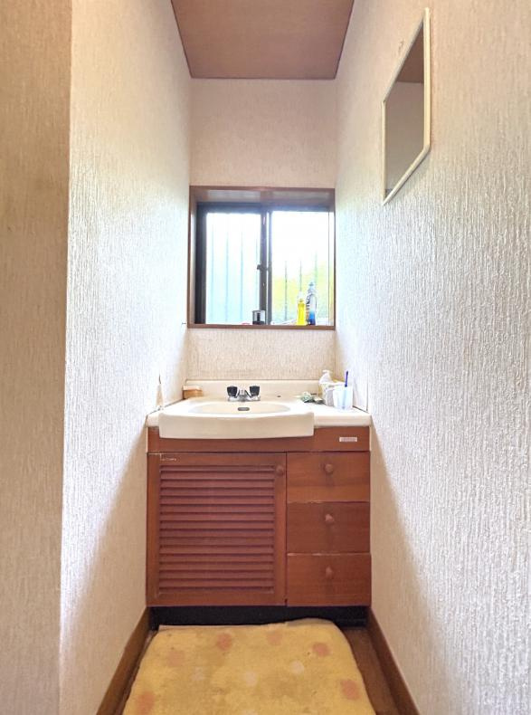 日立市滑川本町1丁目　中古戸建の独立洗面台