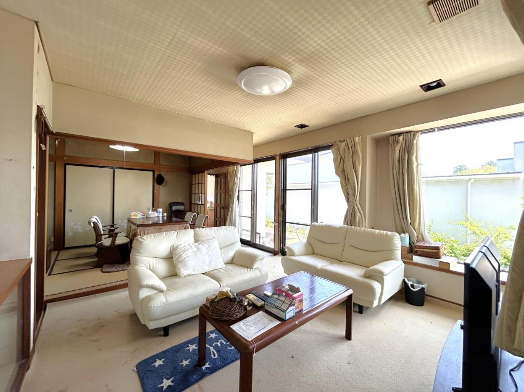 日立市滑川本町1丁目　中古戸建の居間・リビング