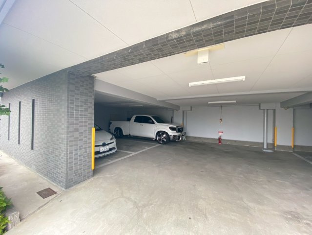 メルベーユの駐車場