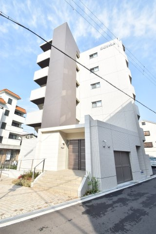 大阪市城東区成育４丁目の賃貸マンションの外観