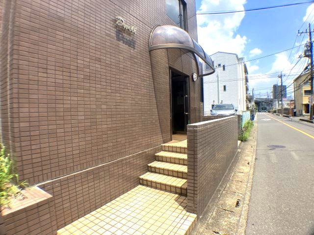 Dwellのエントランス