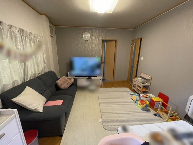 堺市堺区浅香山町1丁4ＬＤＫ中古戸建の居間・リビング