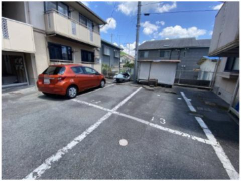 ハイネス北平野　Ｂ棟の駐車場