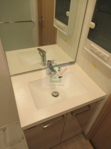 ルーブル中村橋参番館の独立洗面台