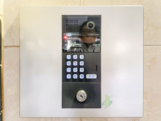 【防犯設備】 | グリュック８二子玉川イーストウィング | オートロック解除パネル