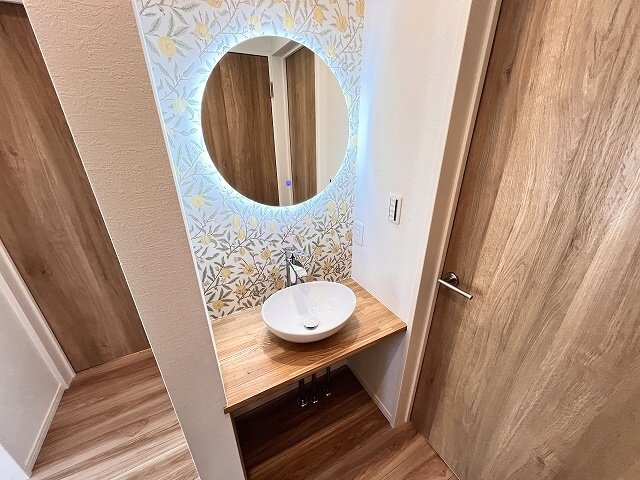 【独立洗面台】 | 練馬区谷原6丁目　新築一戸建住宅（成増店） | 2階ホール部分にはミニ洗面を採用。
