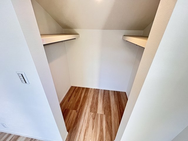 【収納】 | 練馬区谷原6丁目　新築一戸建住宅（成増店） | 5.2帖洋室内のウォークインクローゼット。