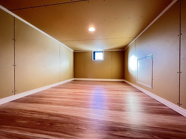 【その他】 | 練馬区谷原6丁目　新築一戸建住宅（成増店） | 季節物の衣服等、普段使わない物の収納に便利な小屋裏収納。