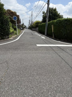 【前面道路含む現地写真】 | 前面は交通量が少ないですがすぐに大通りに出られます