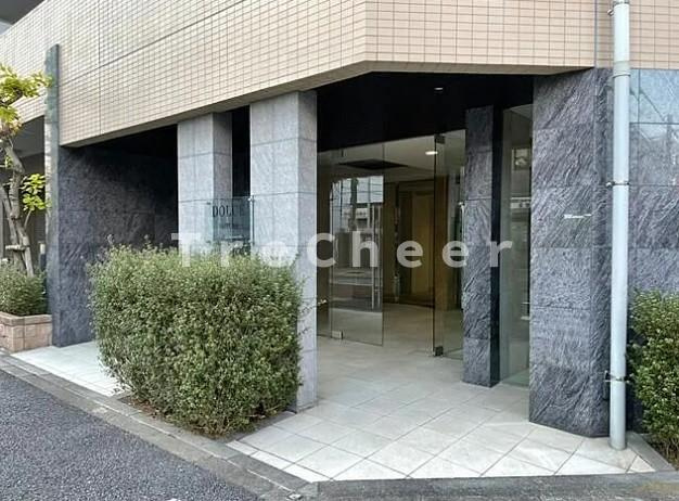 ドルチェ日暮里のエントランス